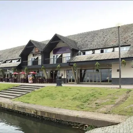The Willen Lodge Hotel-2