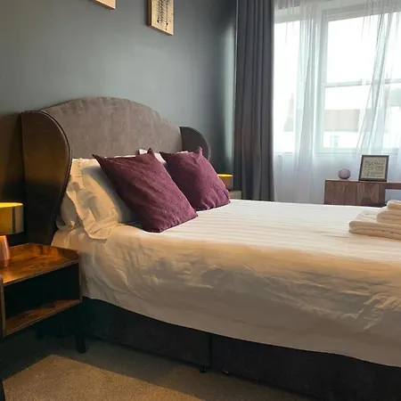 Rooms At The March Hare-3