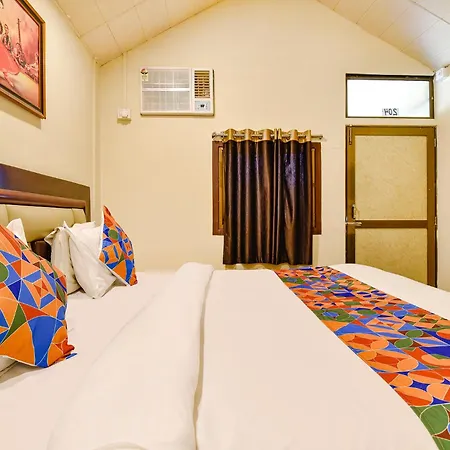 Fabhotel Resort Royal Garden Retreat-3