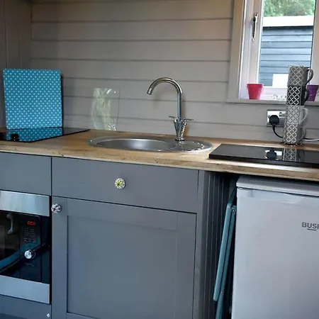Riverview Lodges And Glamping-2