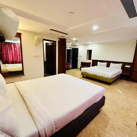 Hotel Sandalwood Inn - Rooms And Spa-2