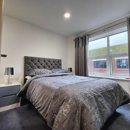 Liverpool Stays - Kempston Court-3