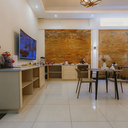 City Hotel-2