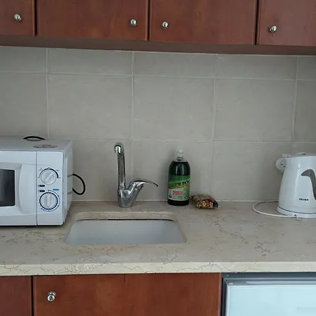 Zuzu Studio Apartments-3
