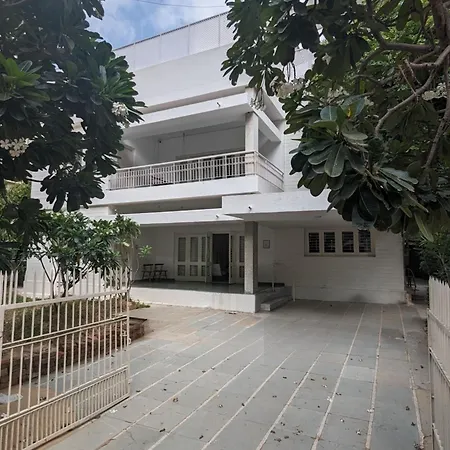 Fouzdar House - A Luxunlock Private Retreat-2