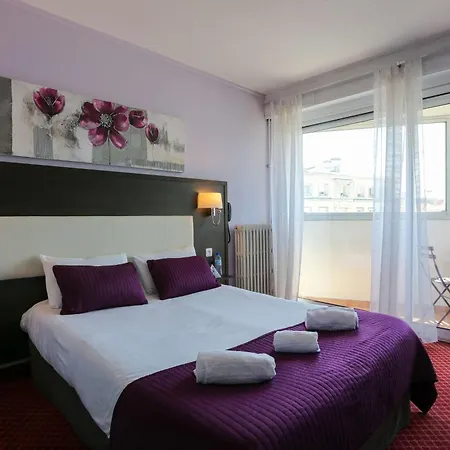 Brit Hotel Bleu Nuit-3