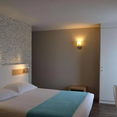Brit Hotel Les Alizes-2