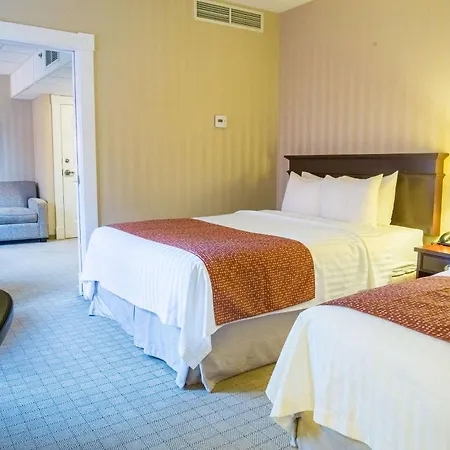 Quality Inn & Suites Downtown-3