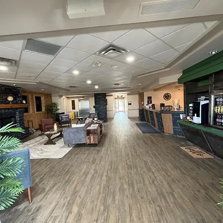 Ramada By Wyndham Estevan-3