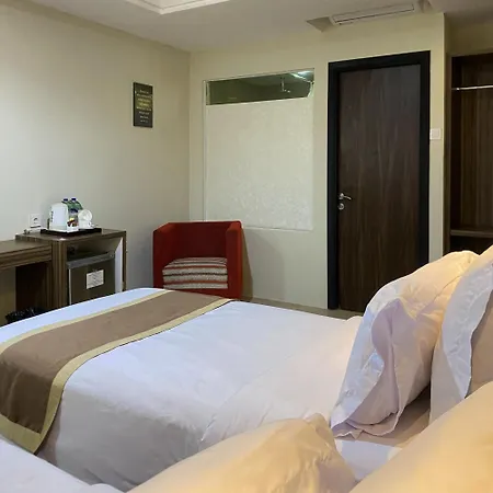 Travellers Hotel Phinisi-3