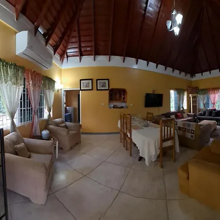 Chaudhry House Montego Bays- 2Nd Floor Apt-2