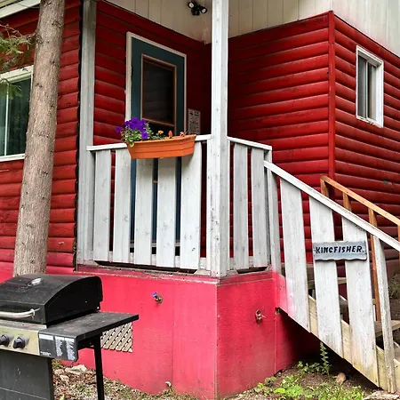 Lakefront Hideaway Resort 10 Total Cabins-Lake View, Private Beach-2