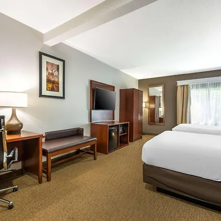 Comfort Suites Omaha East-Council Bluffs-2
