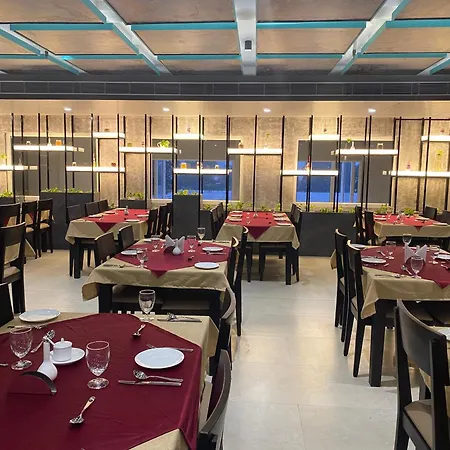 Hotel Aarunya Royale-2