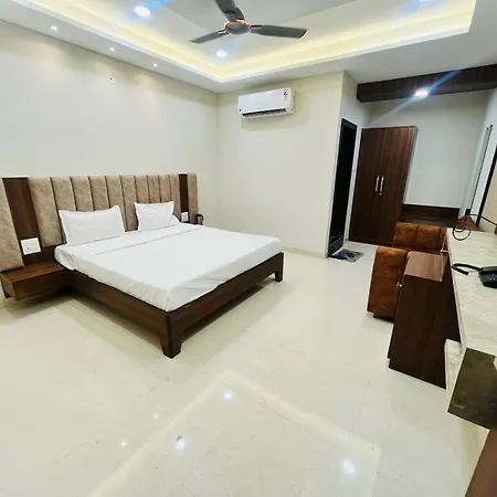 Hotel Hallmark By Thc Group-2
