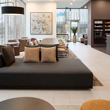 Courtyard By Marriott Montreal Laval-3