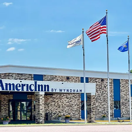 Americinn & Suites By Wyndham Baraboo Event Center-3