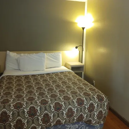 Magnuson Hotel Creston-3