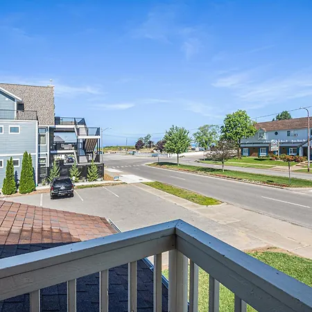 Ludington Pier House-3