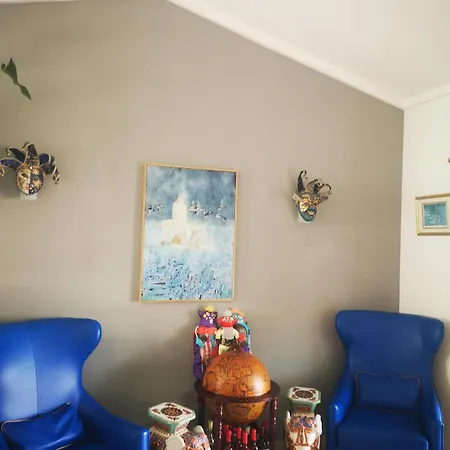 Yumbo Room-2