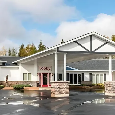 Econo Lodge Lakeshore-2