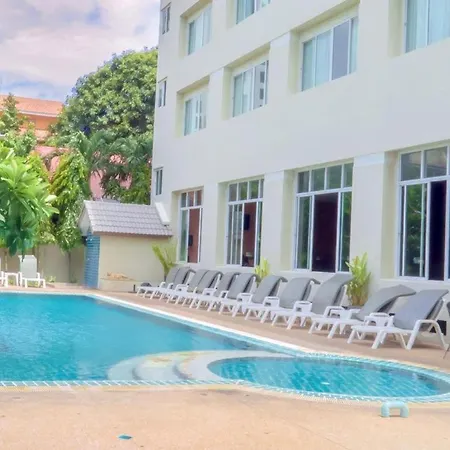 Crown Pattaya Beach Hotel-2