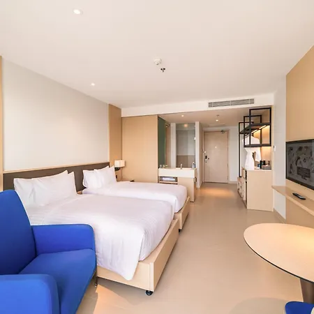 Happy Beach Oceanview Arena Cam Ranh Condotel-2