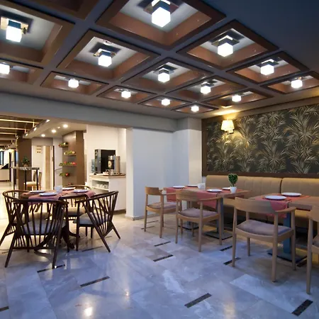 Royce Hotel-3
