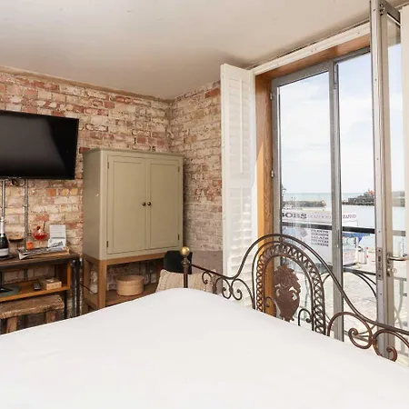 Rocksalt Rooms-2