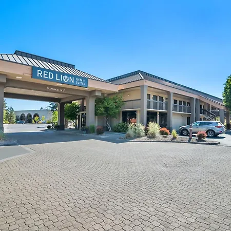 Red Lion Inn & Suites Deschutes River - Bend-2