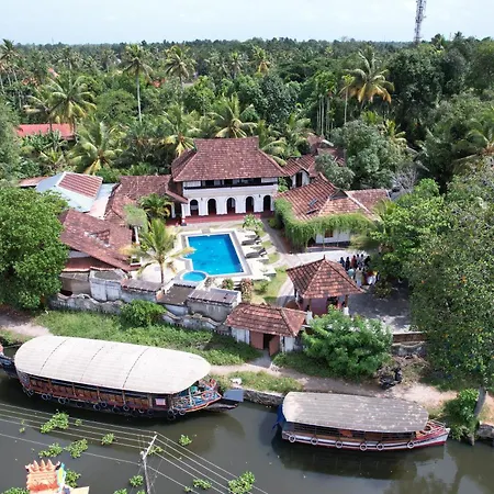 Kumarakom Tharavadu - Heritage Hotel-3
