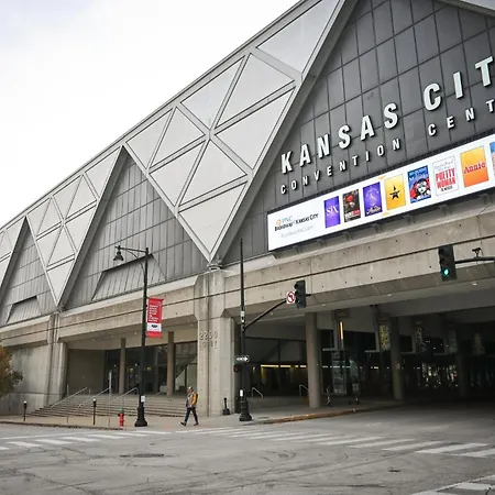 Crowne Plaza Kansas City Downtown By Ihg-2