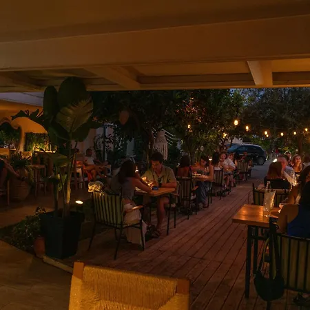 Aphrodite'S Garden-3
