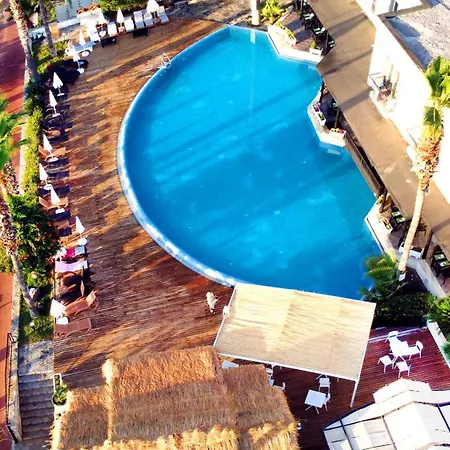 Costa 3S Beach Hotel-3