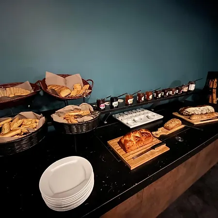 Brit Hotel Le Vesoul-3