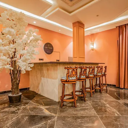 Tripli Hotels White Manor-2
