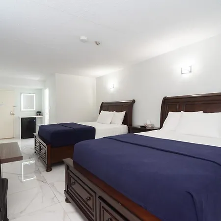 Diplomat Inn-2