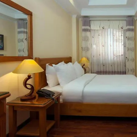 Lucky 3 Hotel & Travel-2