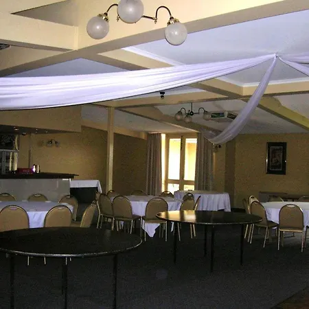 Overlander Hotel Motel-2