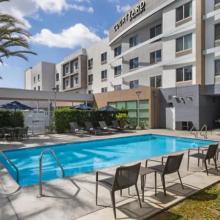 Courtyard Long Beach Airport-2