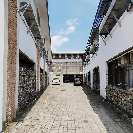 OYO 1345 Alfalah Residence-3