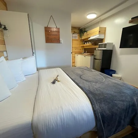 The Valley View Cabins And Event Center-3
