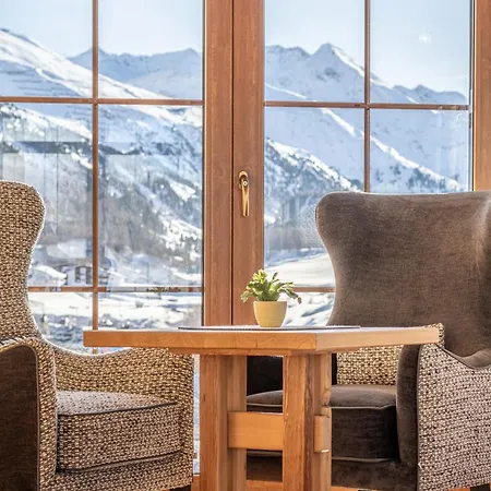 Burghotel Alpengluehn-2