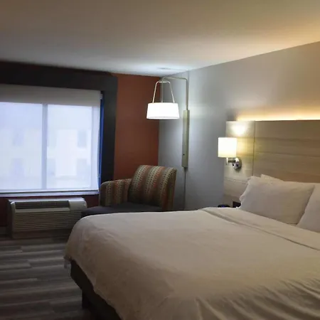 Holiday Inn Express Hotel & Suites Mcpherson By Ihg-3