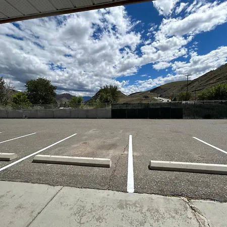Riverside Motel Cache Creek-2