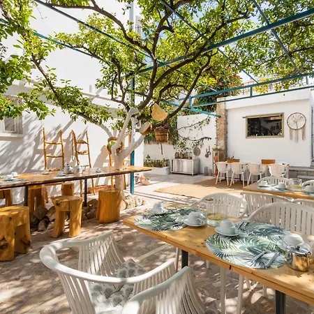 Lefka Hotel & Apartments-3