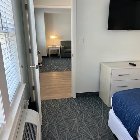 The Admiral Hotel/Motel-2