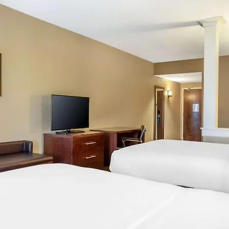 Comfort Inn & Suites At Crossplex Village-2