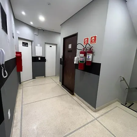 Hotel Neon - próximo a 25 de março, Bom Retiro e Brás, á 2min do mirante Sampa SKY e pista de skate Anhangabaú-3