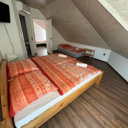 Peter'S Apartments Siofok-3